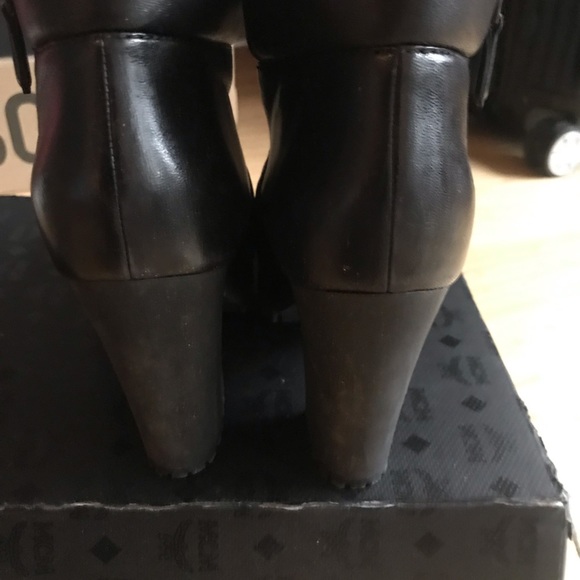 100% authentic Prada booties - Picture 3 of 7
